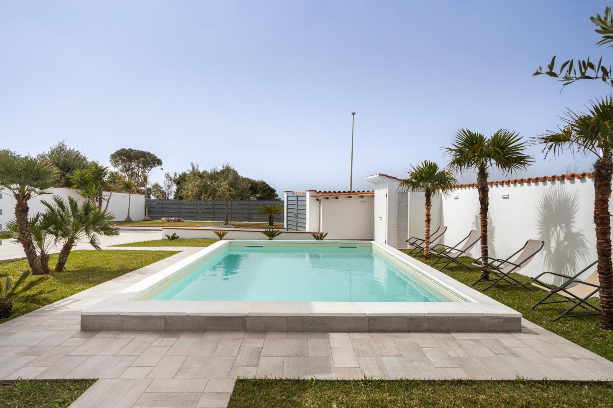 Villa Con Piscina Sul Mare A *